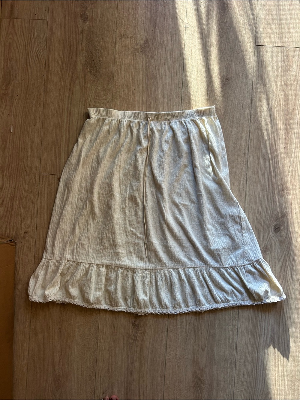 Vintage Candie's Cream Ruffle-Hem Midi Skirt